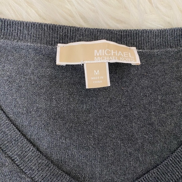 Michael Kors Women’s Ombré Two-Toned Faded V- Neck Gray‎ Sweater Size M - Picture 5 of 9